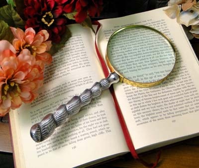 Old Fashioned Magnifying Glass 1 Old Fashioned Magnifying Glass