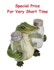4 Inches High Alligator Salt & Pepper Set